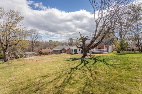 $400,000 | 207 Burnley Drive, Staunton, VA 24401