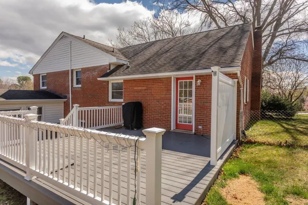 $400,000 | 207 Burnley Drive, Staunton, VA 24401