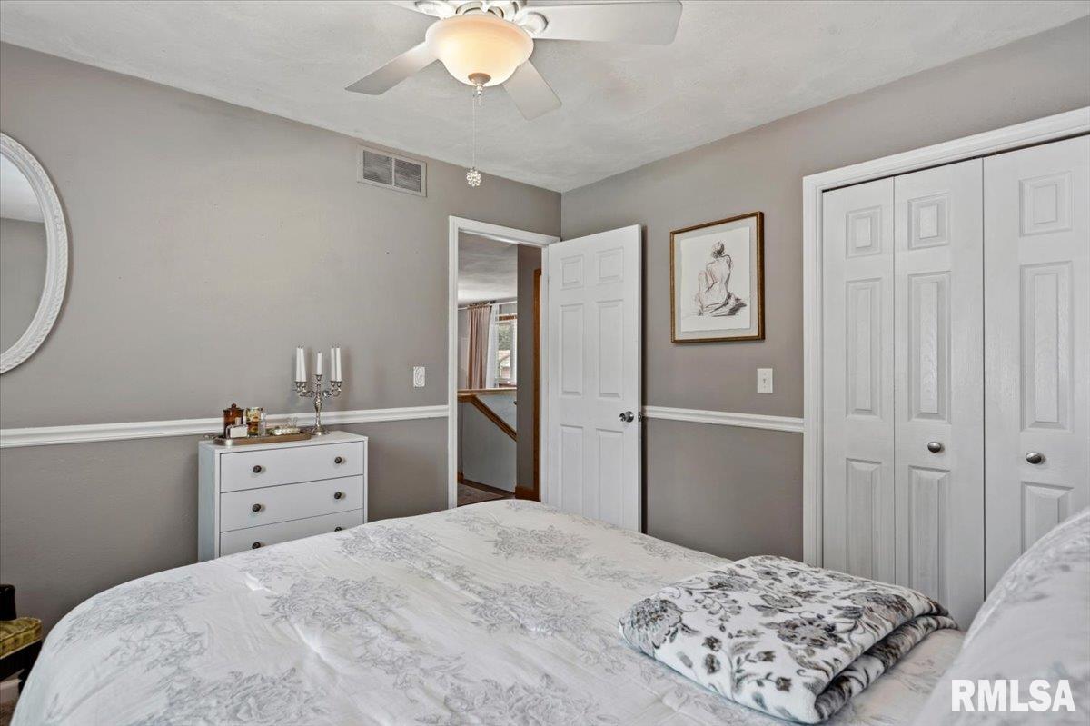 3028 Sutherland Road Springfield, IL 62702 - Photo 14 of 38