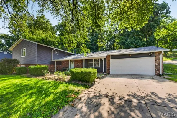 $310,000 | 193 Beverly Lane, Collinsville, IL 62234