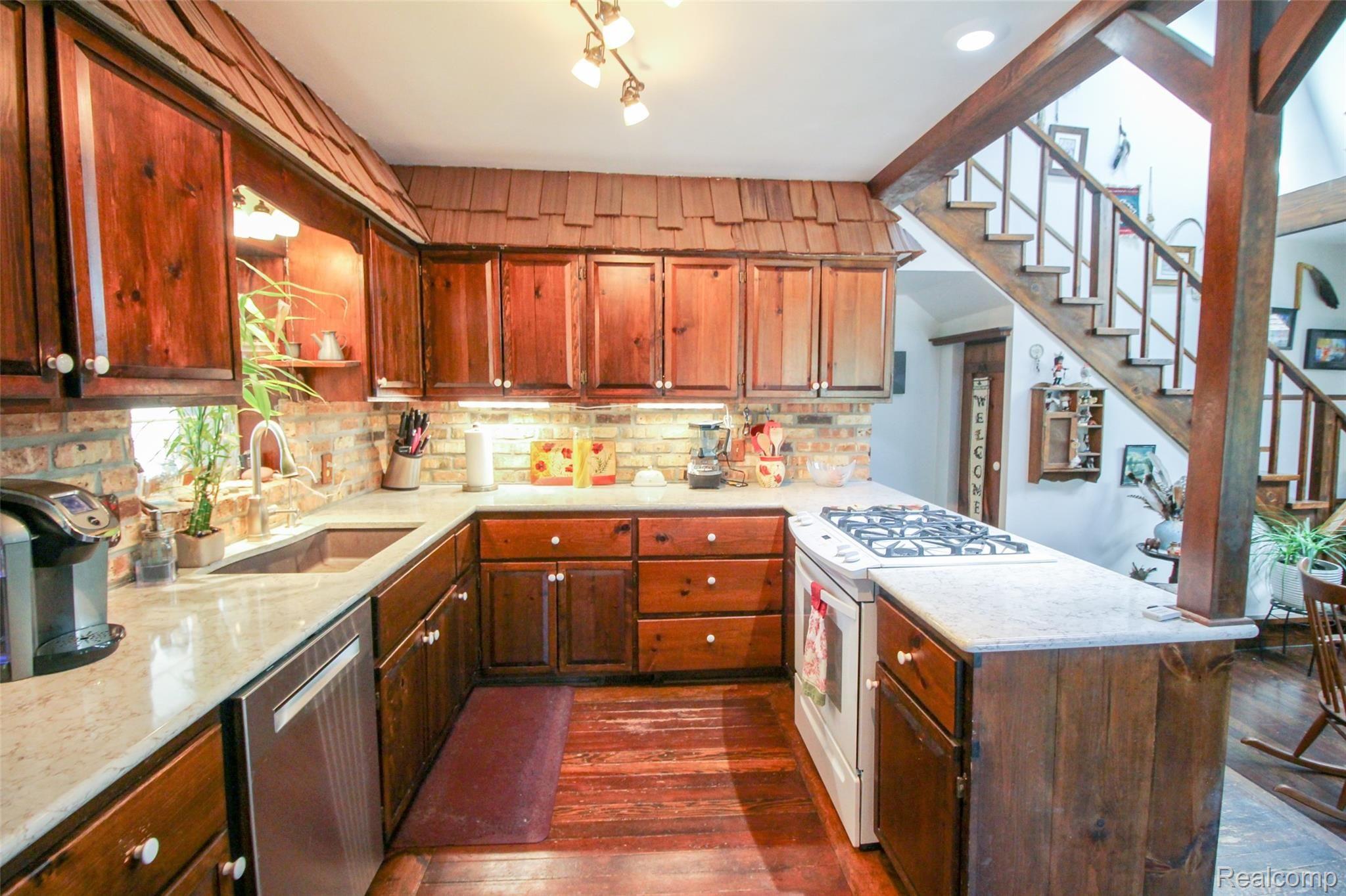 11634 Bohm Road Byron, MI 48418 - Photo 9 of 73 09.jpg