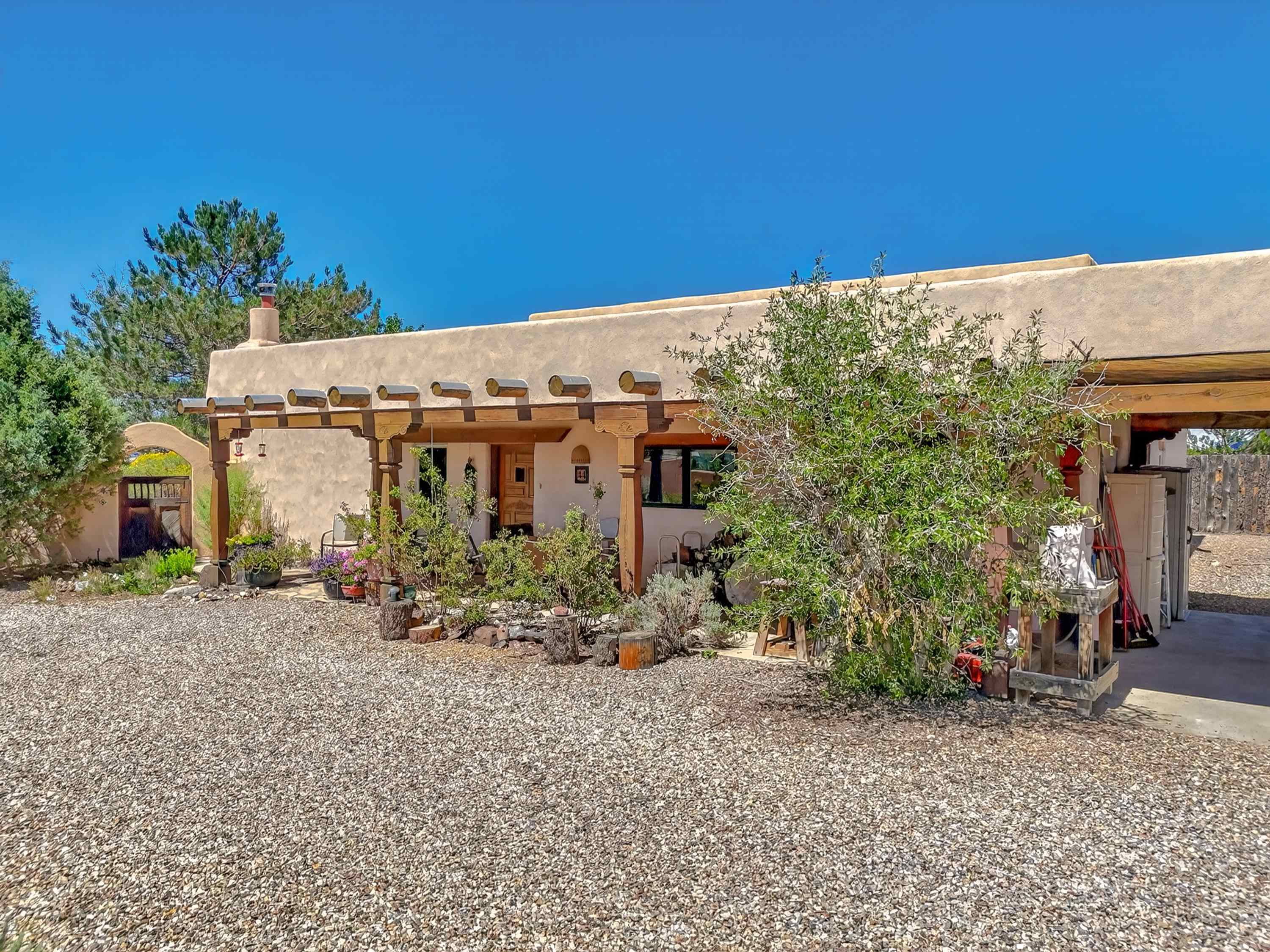 44 Valerio Norte Road El Prado, NM 87529 - Photo 6 of 50 Gallery Image 6