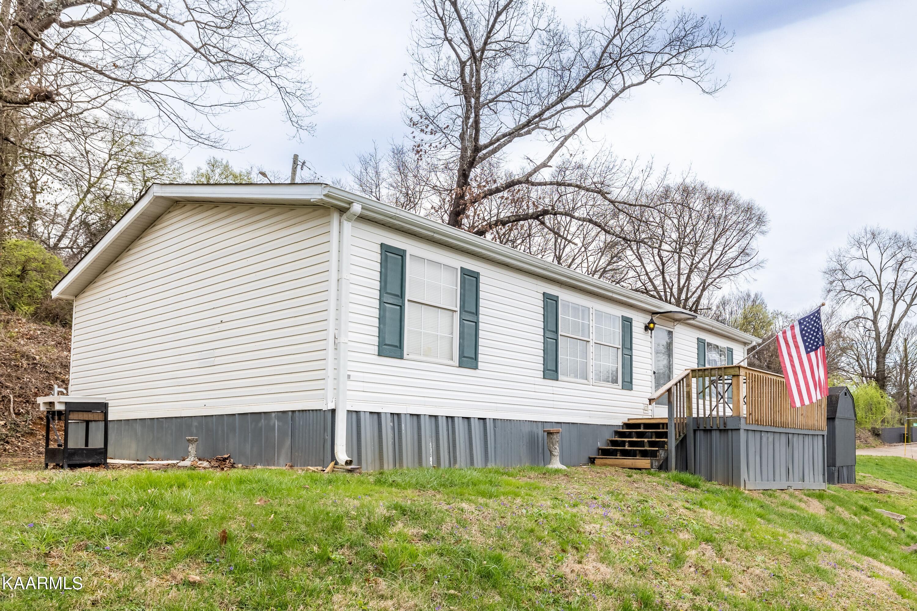 2314 Stonewall Street, Knoxville, TN 37921 Compass