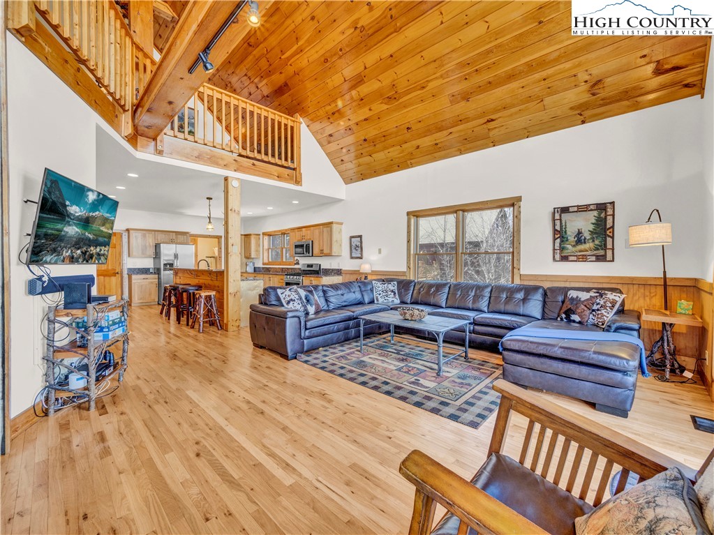 138 Hawthorn Road Beech Mountain, NC 28604 - Photo 11 of 47