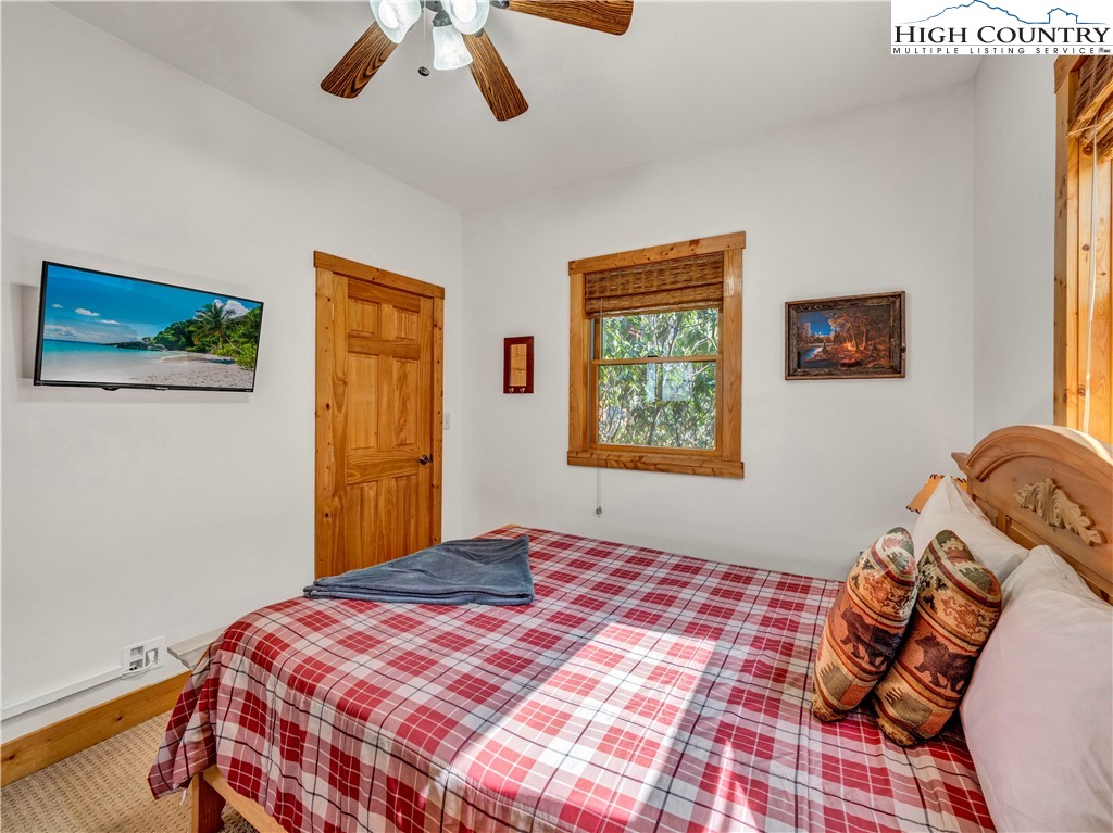 138 Hawthorn Road Beech Mountain, NC 28604 - Photo 22 of 47