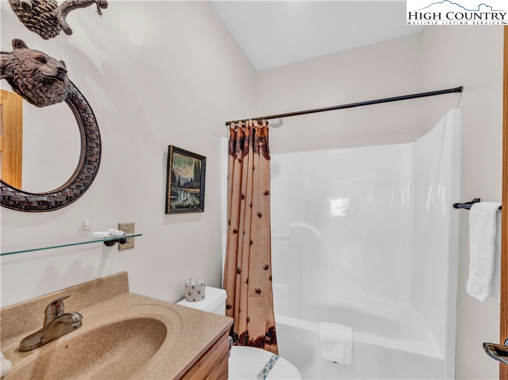 138 Hawthorn Road Beech Mountain, NC 28604 - Photo 23 of 47