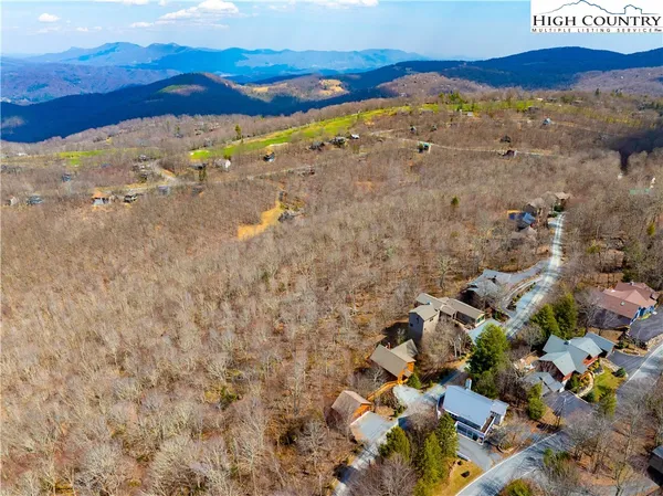 $1,430,000 | 138 Hawthorn Road, Beech Mountain, NC 28604