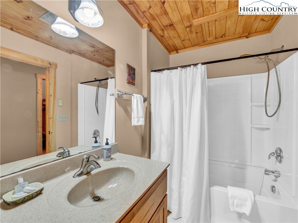 138 Hawthorn Road Beech Mountain, NC 28604 - Photo 41 of 47