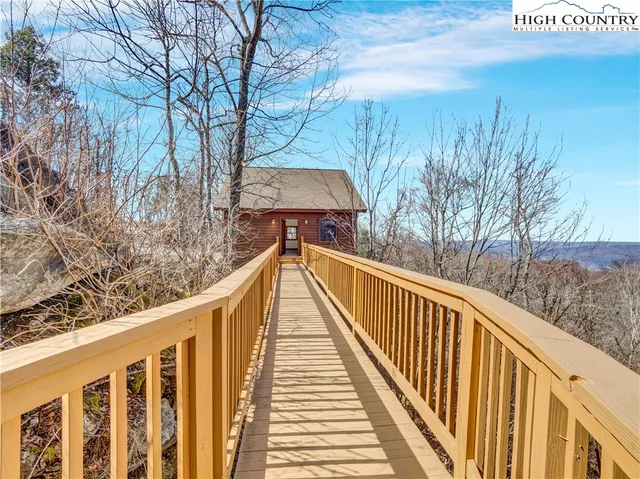 $1,430,000 | 138 Hawthorn Road, Beech Mountain, NC 28604