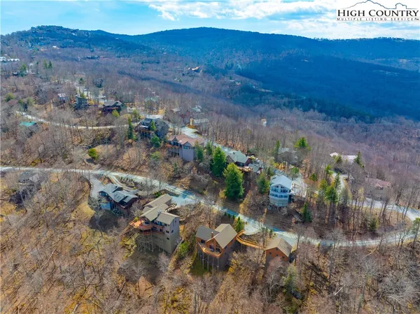 $1,430,000 | 138 Hawthorn Road, Beech Mountain, NC 28604
