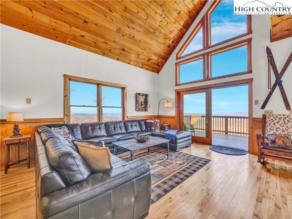 138 Hawthorn Road Beech Mountain, NC 28604 - Photo 10 of 47