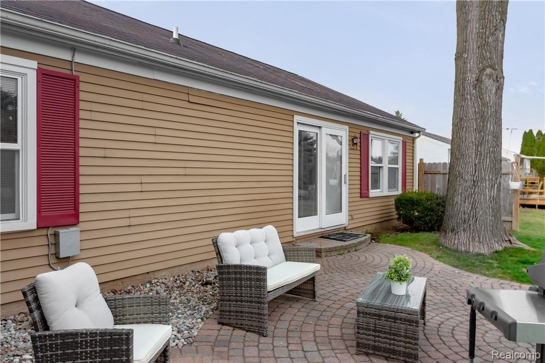 676 Bolinger Street Rochester, MI 48307 - Photo 17 of 18 17.jpg