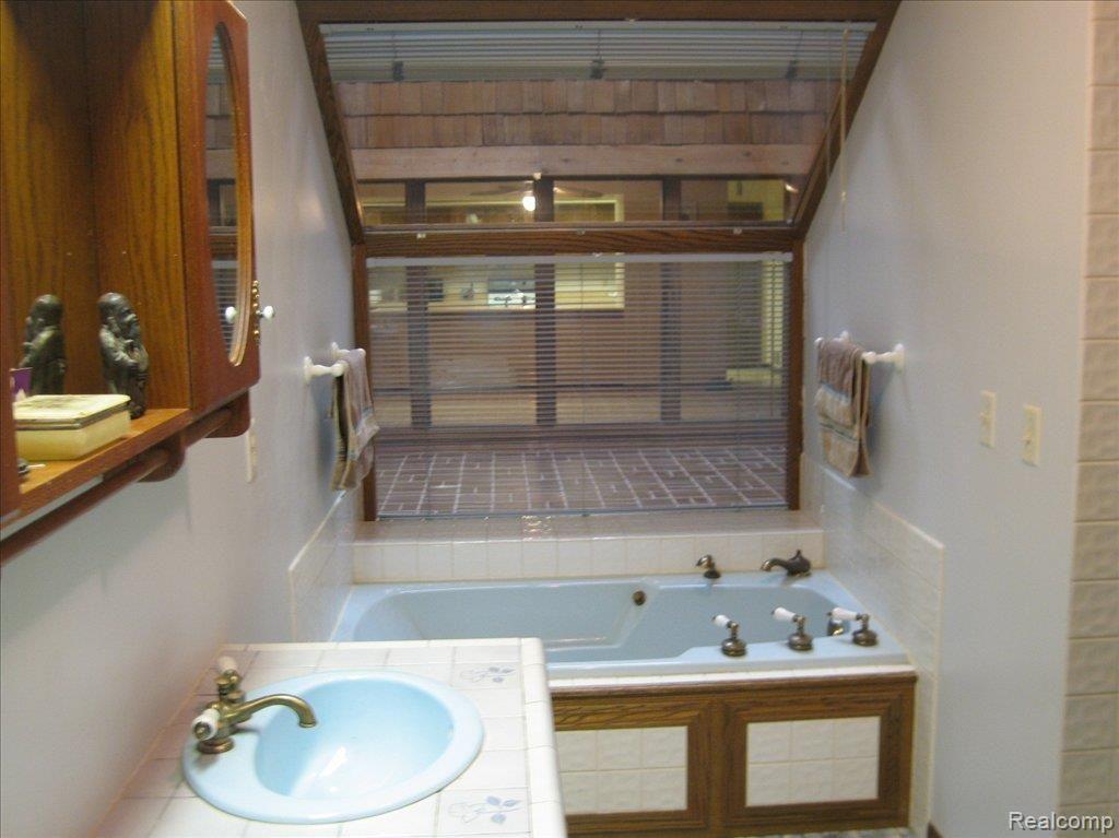 3595 Baldwin Road Metamora, MI 48455 - Photo 18 of 25 Master Bath