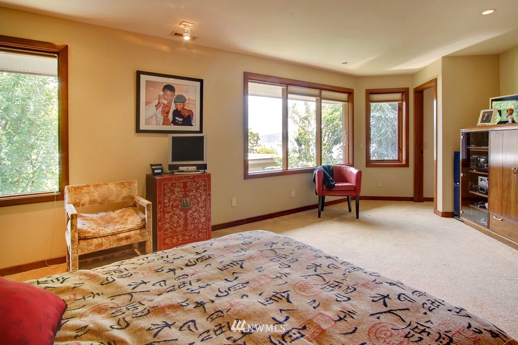 88 Cascade Key Bellevue, WA 98006 - Photo 19 of 25