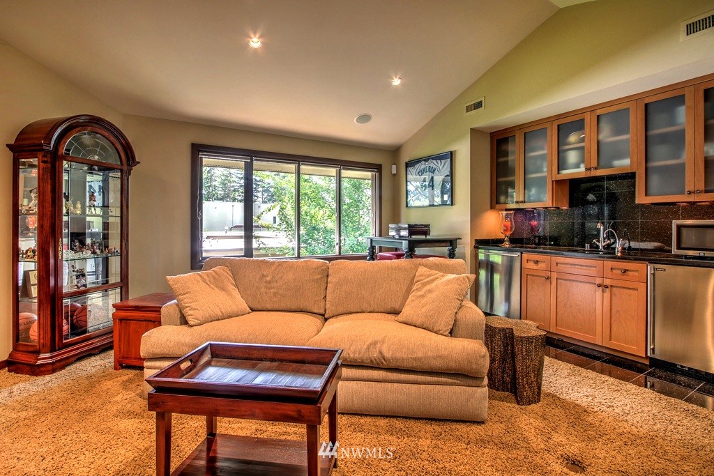 88 Cascade Key Bellevue, WA 98006 - Photo 20 of 25