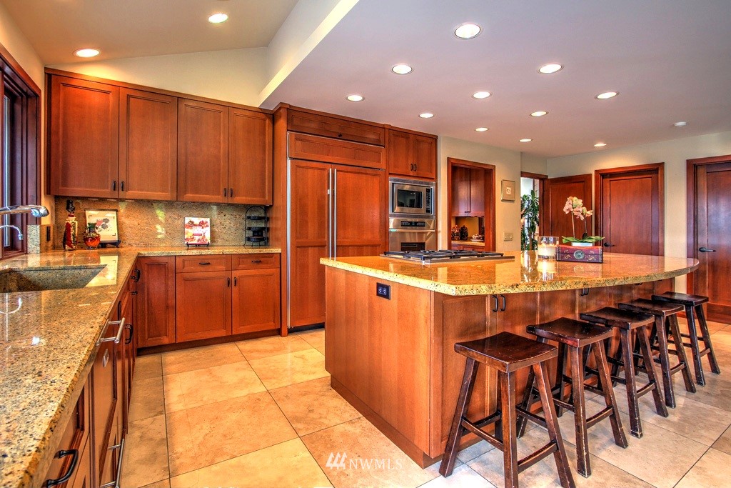 88 Cascade Key Bellevue, WA 98006 - Photo 9 of 25