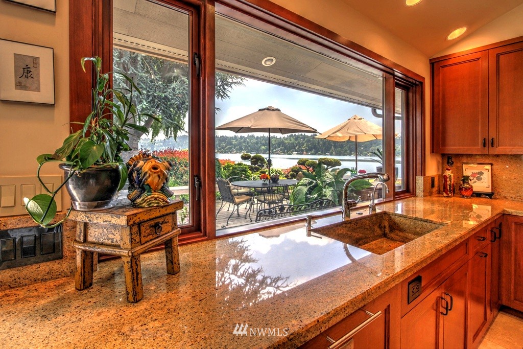 88 Cascade Key Bellevue, WA 98006 - Photo 10 of 25