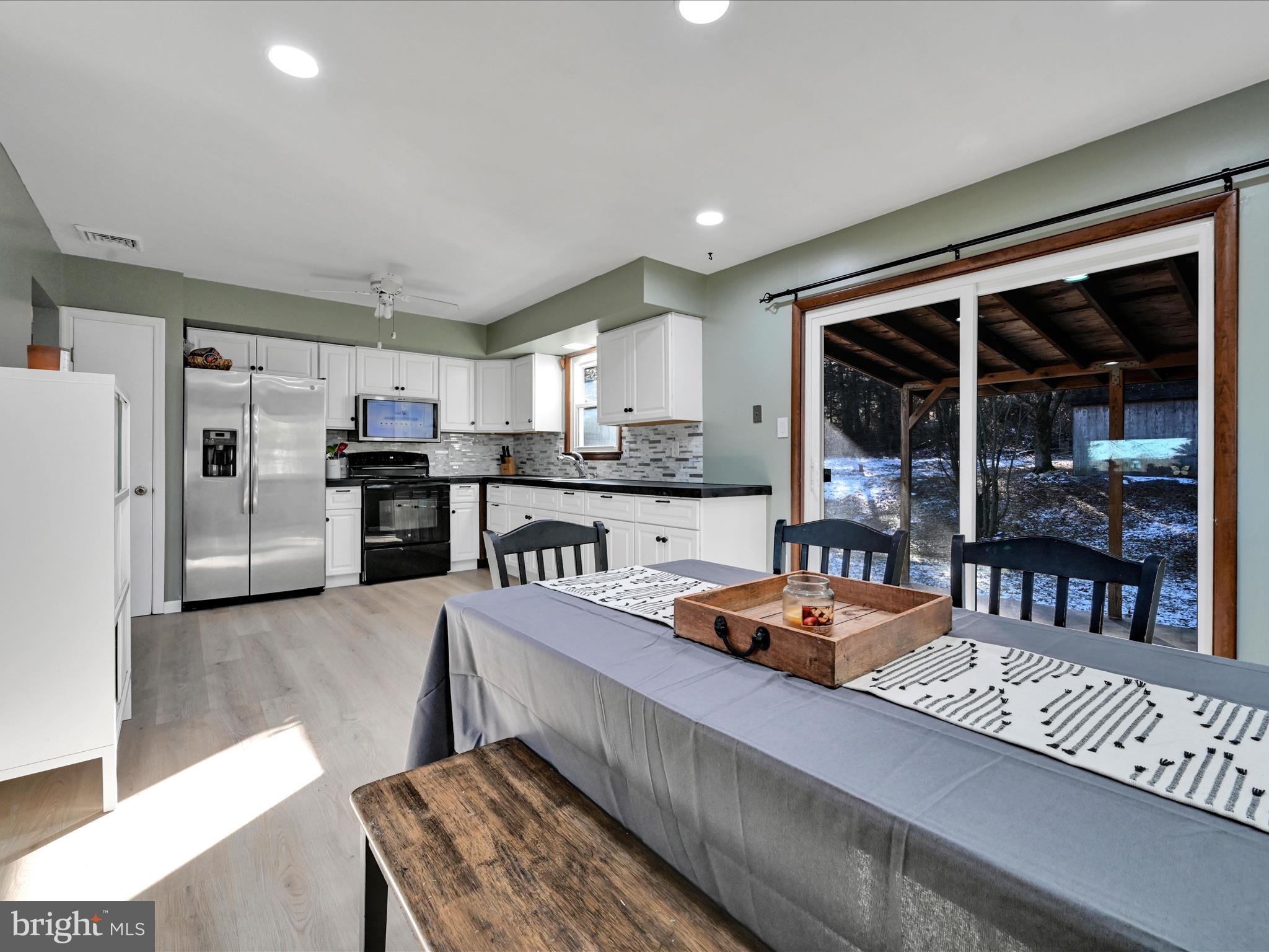 500 Vinemont Road Reading, PA 19608 - Photo 11 of 39 Dining Room