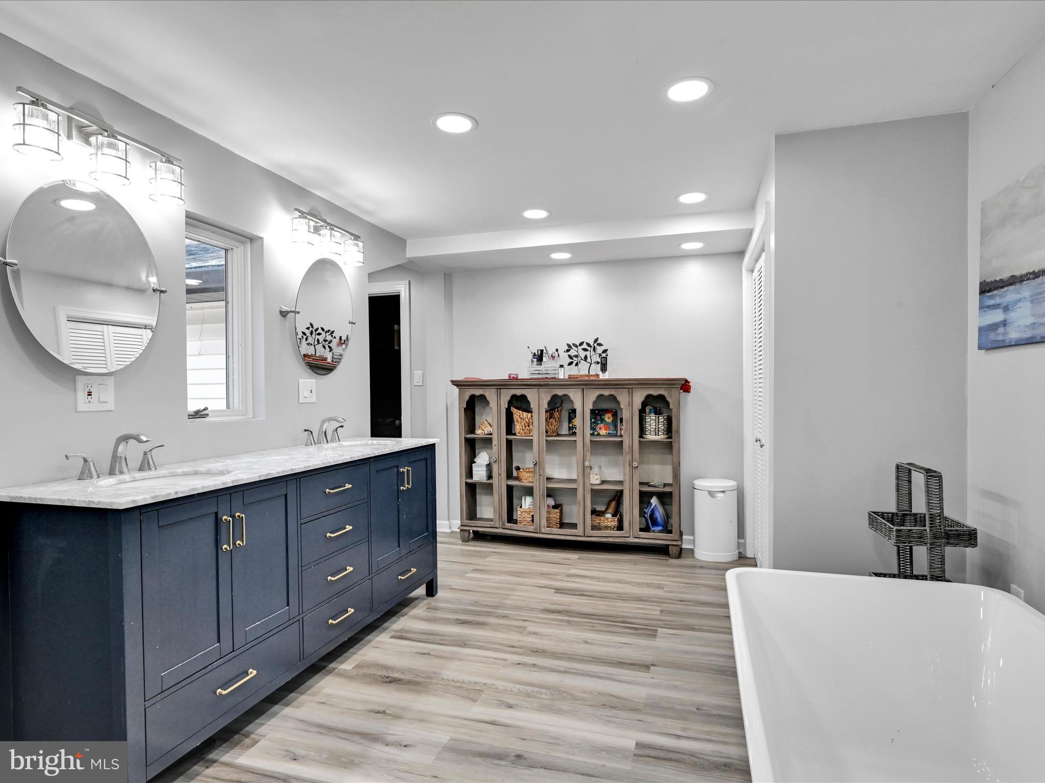 500 Vinemont Road Reading, PA 19608 - Photo 16 of 39 Primary Bathroom