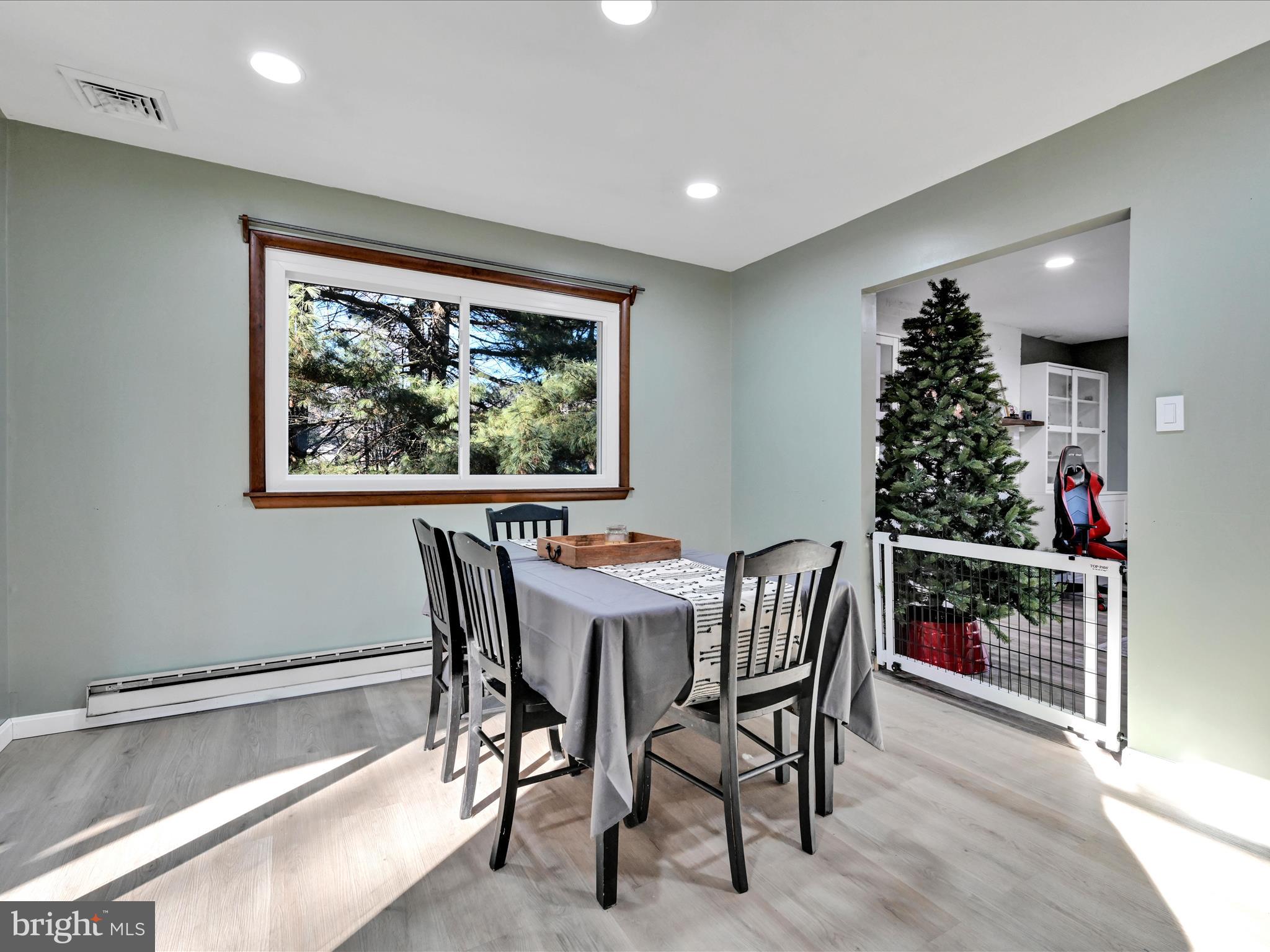 500 Vinemont Road Reading, PA 19608 - Photo 10 of 39 Dining Room