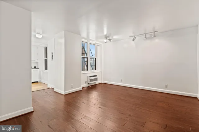 $1,700 | 1316 New Hampshire Avenue Northwest, Unit 306, Washington, DC 20036