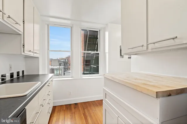 $1,700 | 1316 New Hampshire Avenue Northwest, Unit 306, Washington, DC 20036