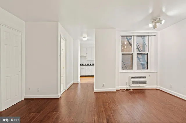 $1,700 | 1316 New Hampshire Avenue Northwest, Unit 306, Washington, DC 20036