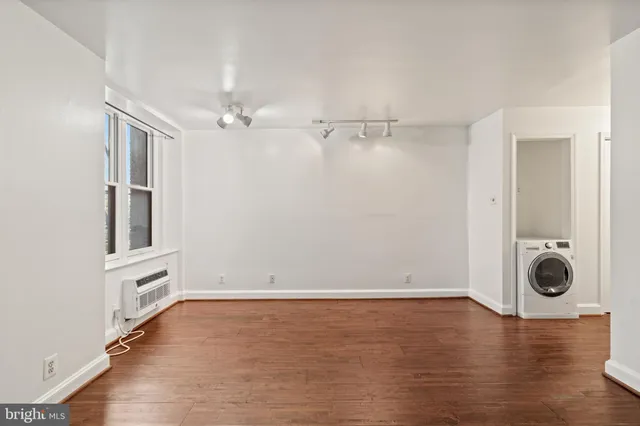 $1,700 | 1316 New Hampshire Avenue Northwest, Unit 306, Washington, DC 20036