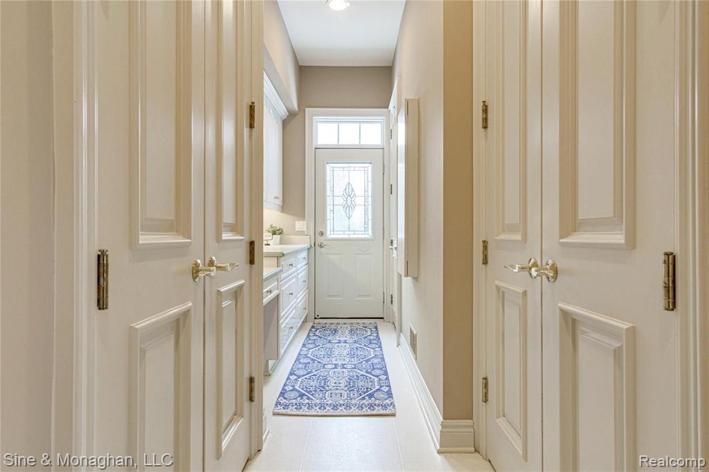 45 Roslyn Road Grosse Pointe Shores, MI 48236 - Photo 32 of 88