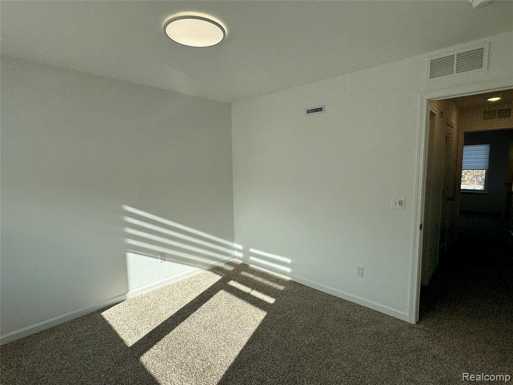 33112 Townhill Road, Unit 18 Farmington, MI 48336 - Photo 19 of 29