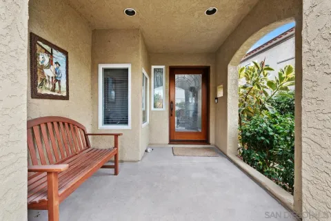 $2,295,000 | 7521 Navigator Circle, Carlsbad, CA 92011
