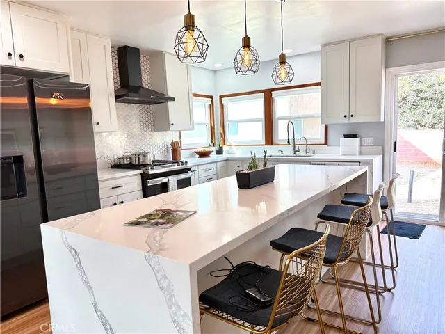 $3,195 | 115 West Valencia Avenue, Unit B, Anaheim, CA 92805