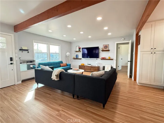 $3,195 | 115 West Valencia Avenue, Unit B, Anaheim, CA 92805