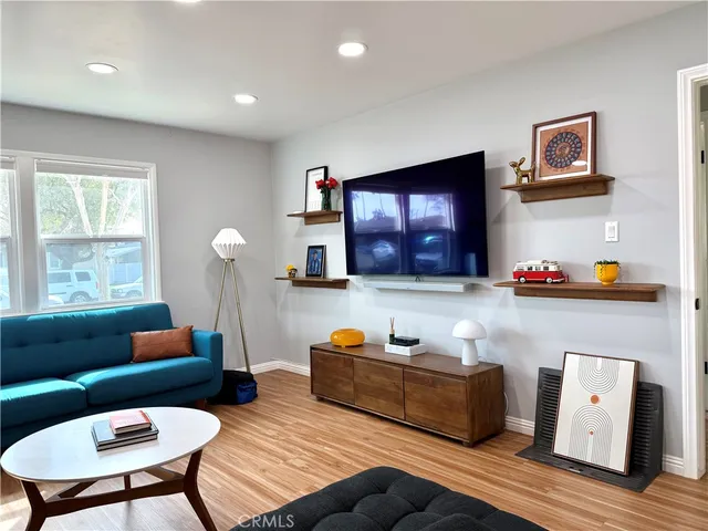 $3,195 | 115 West Valencia Avenue, Unit B, Anaheim, CA 92805