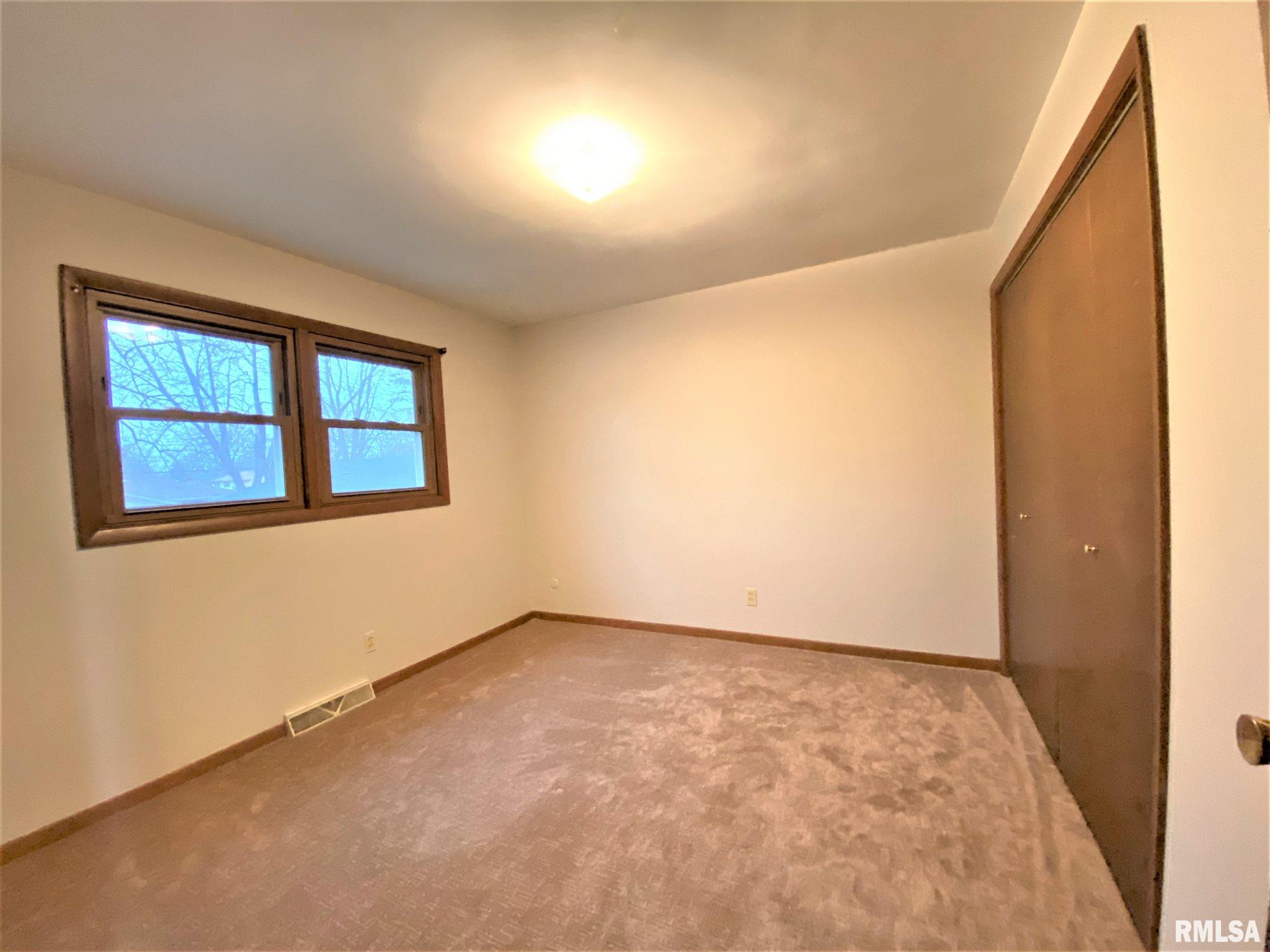 2321 Cahokia Drive Springfield, IL 62702 - Photo 16 of 29