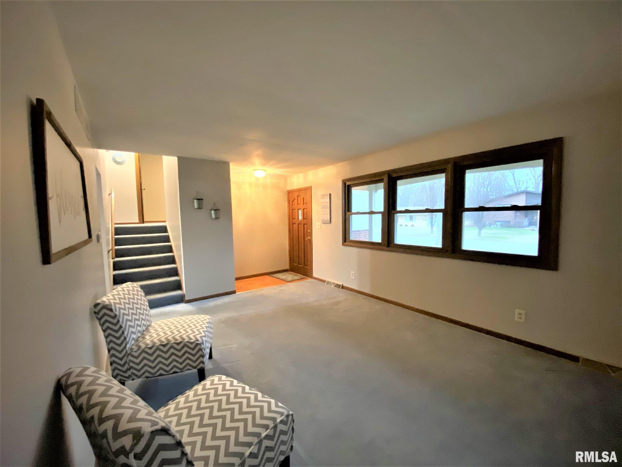 2321 Cahokia Drive Springfield, IL 62702 - Photo 4 of 29