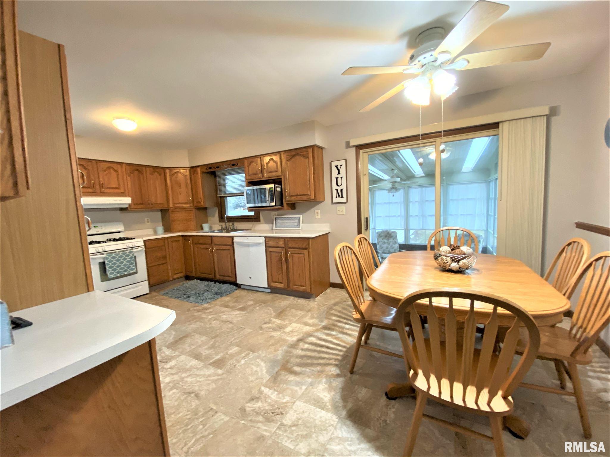 2321 Cahokia Drive Springfield, IL 62702 - Photo 5 of 29