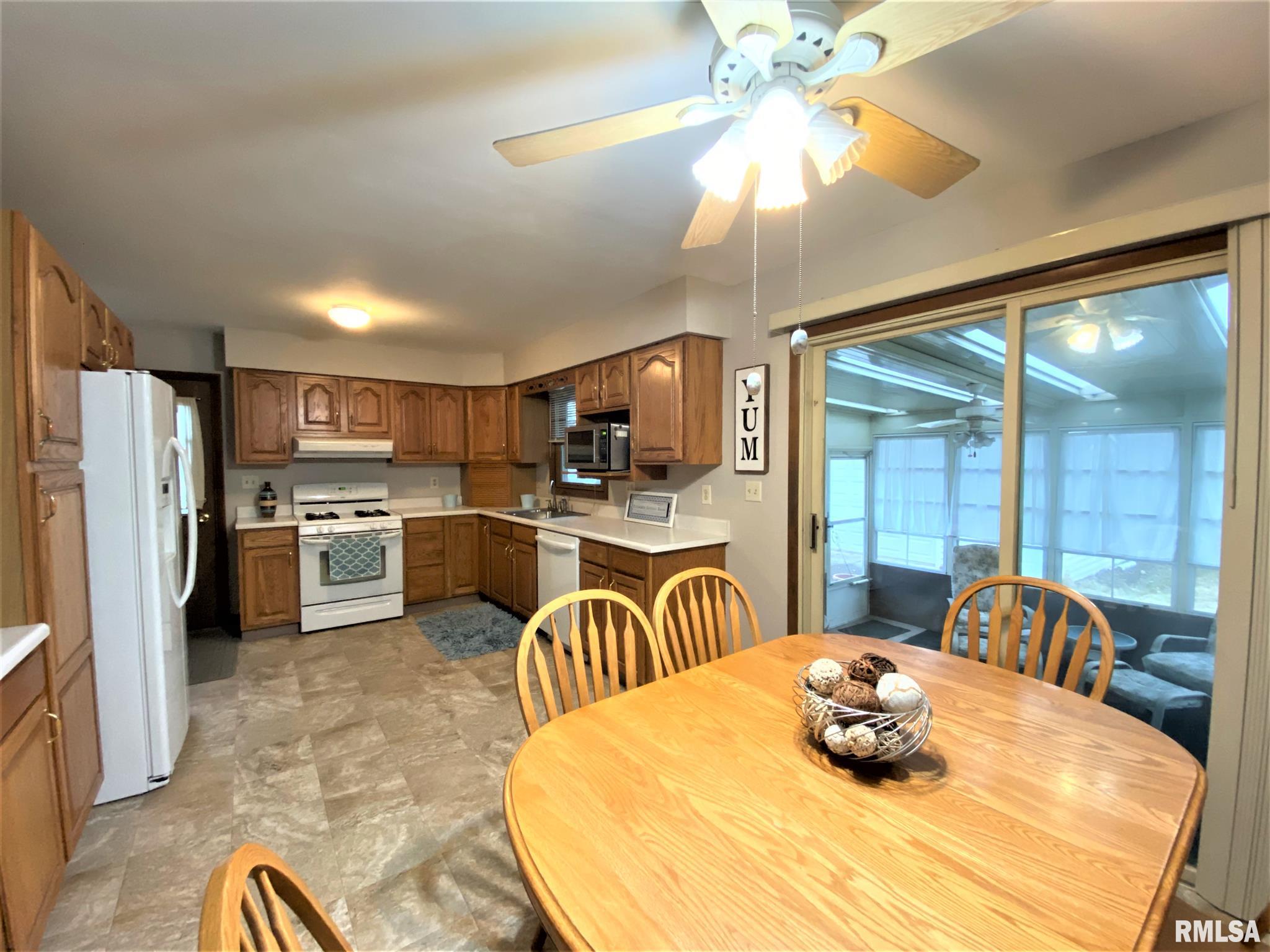 2321 Cahokia Drive Springfield, IL 62702 - Photo 7 of 29