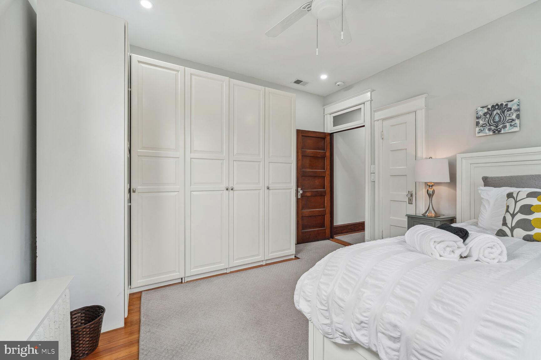 722 13th Street Southeast, Unit A Washington, DC 20003 - Photo 18 of 32