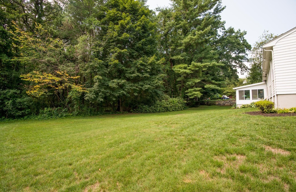 20 Lovell Road Lynnfield, MA 01940 - Photo 23 of 25 Gallery Image 23