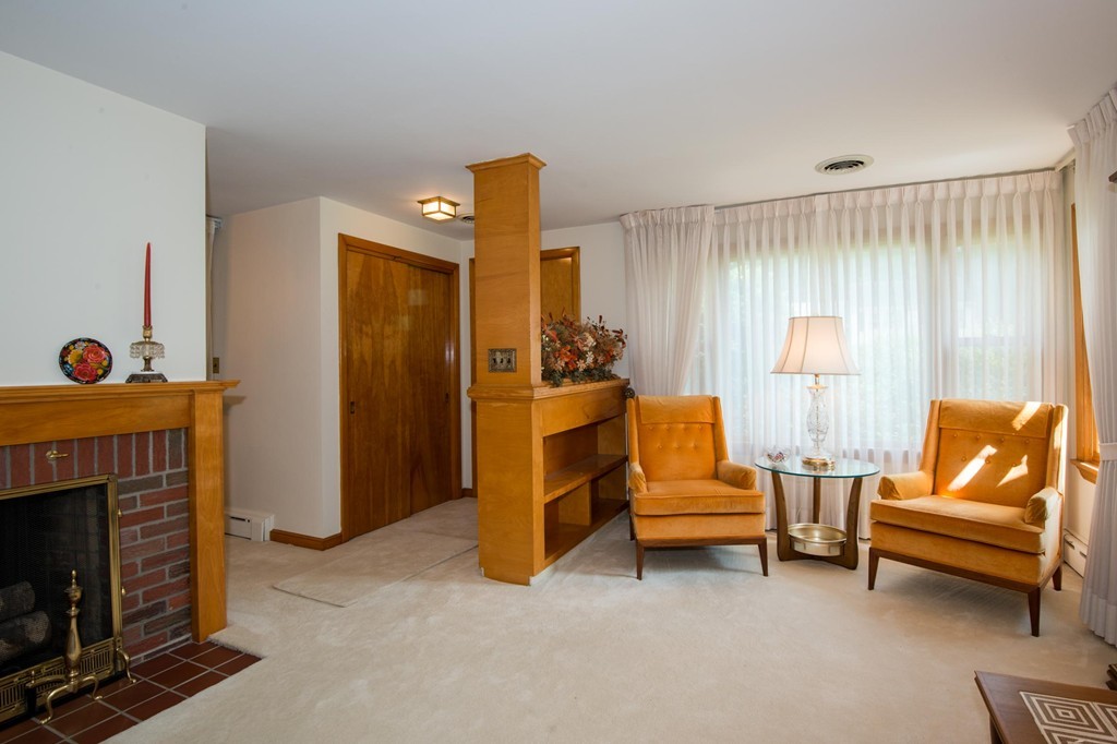 20 Lovell Road Lynnfield, MA 01940 - Photo 5 of 25 Gallery Image 5