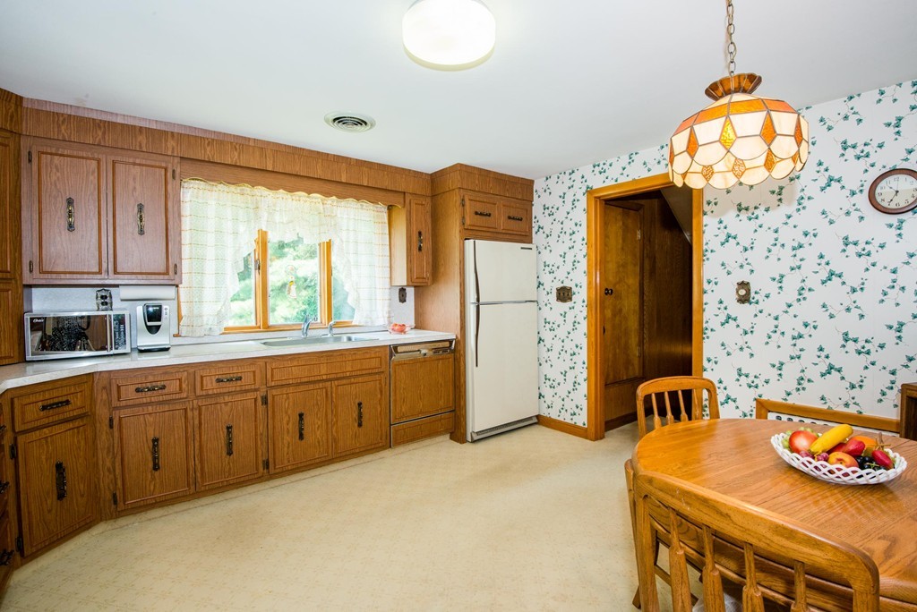 20 Lovell Road Lynnfield, MA 01940 - Photo 10 of 25 Gallery Image 10