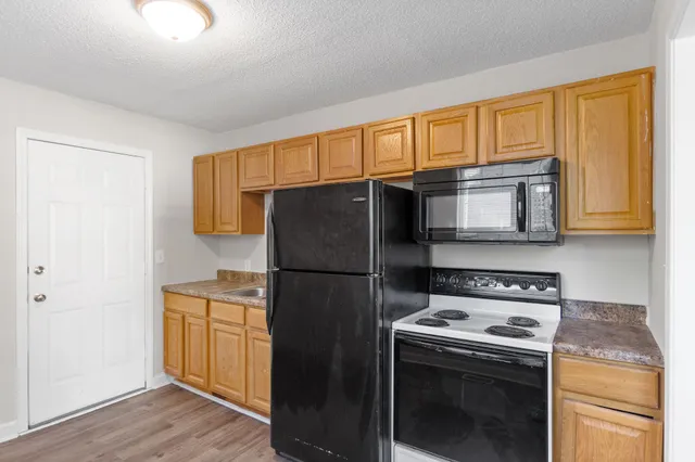 $795 | 928 Woody Hills Drive, Clarksville, TN 37040