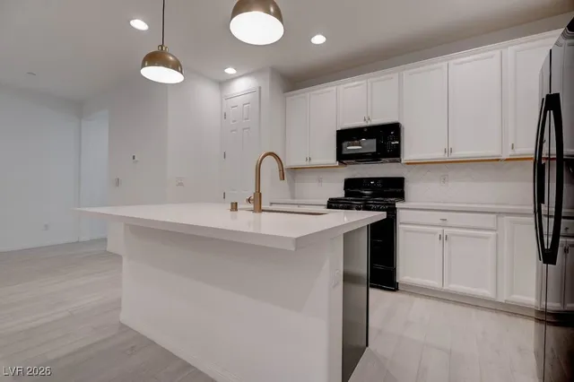 $2,750 | 111 Balsam Leaf Court, Henderson, NV 89011