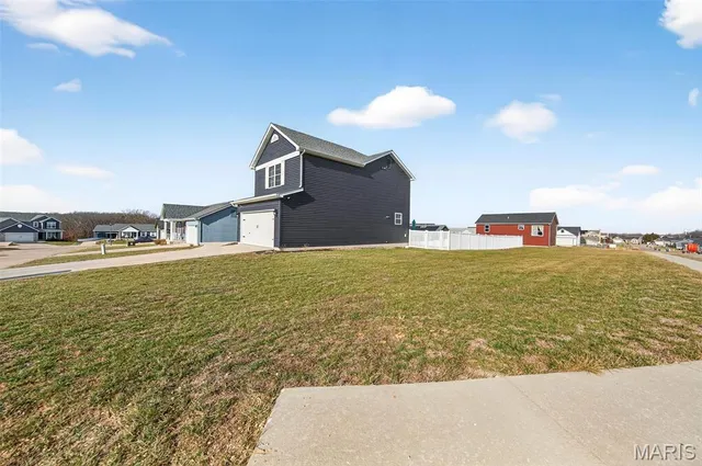 $305,000 | 897 Mohawk Court, Warrenton, MO 63383
