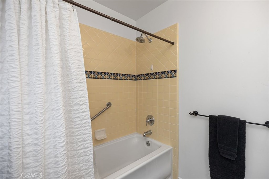 240 Avenida Rosa, Unit B San Clemente, CA 92672 - Photo 25 of 31 Updated bathroom with Spanish tiles.