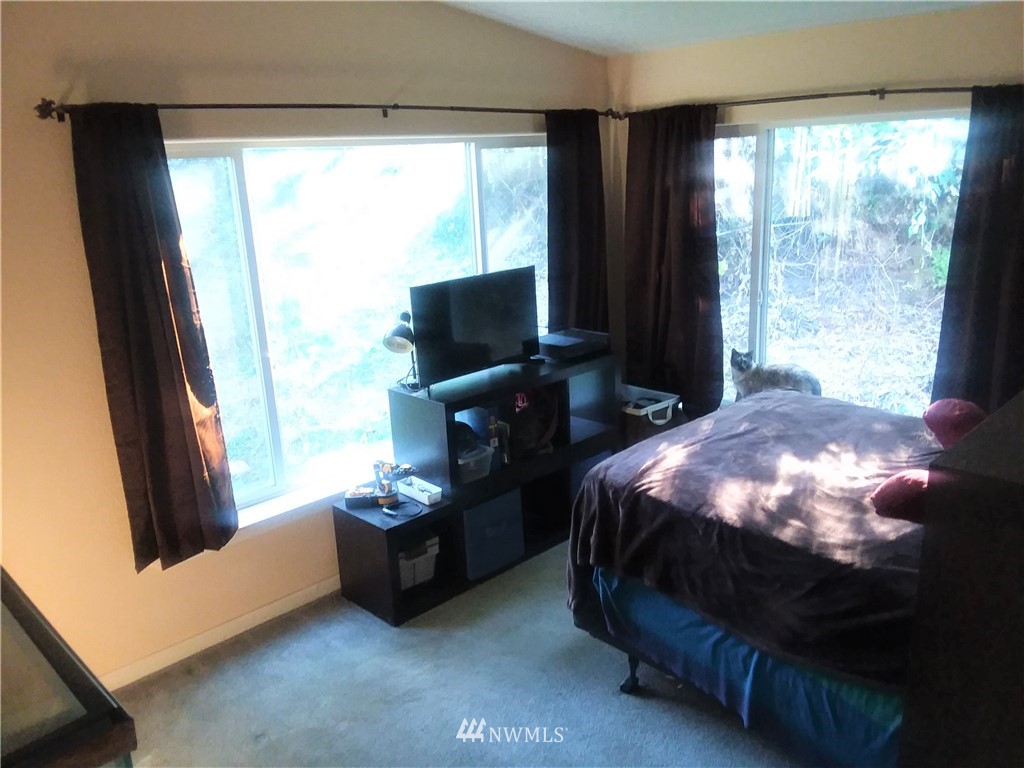 670 East Underline Road Belfair, WA 98528 - Photo 12 of 18