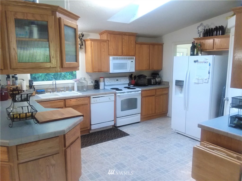 670 East Underline Road Belfair, WA 98528 - Photo 4 of 18