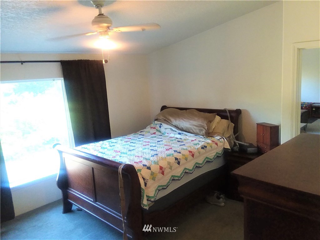 670 East Underline Road Belfair, WA 98528 - Photo 6 of 18