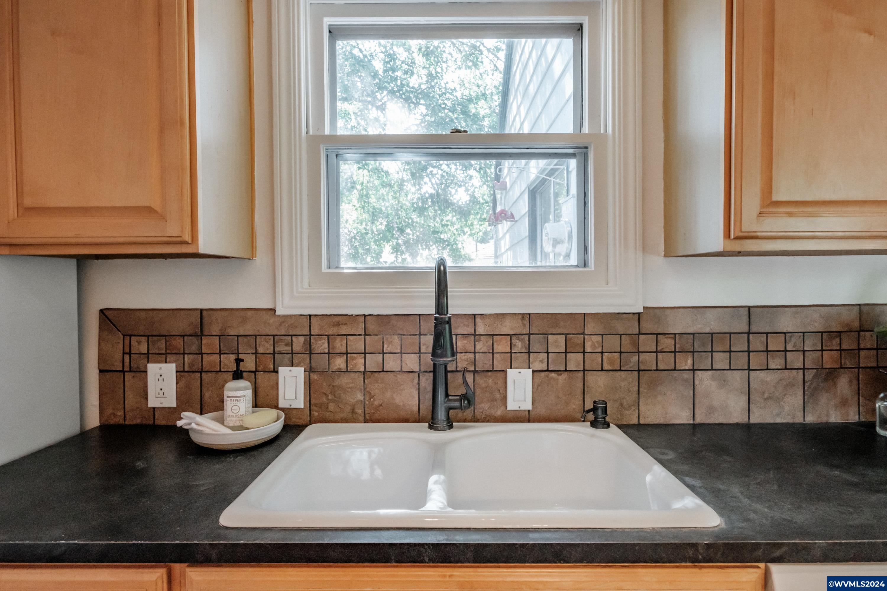 860 Hiatt Street Lebanon, OR 97355 - Photo 15 of 39 Gallery Image 15